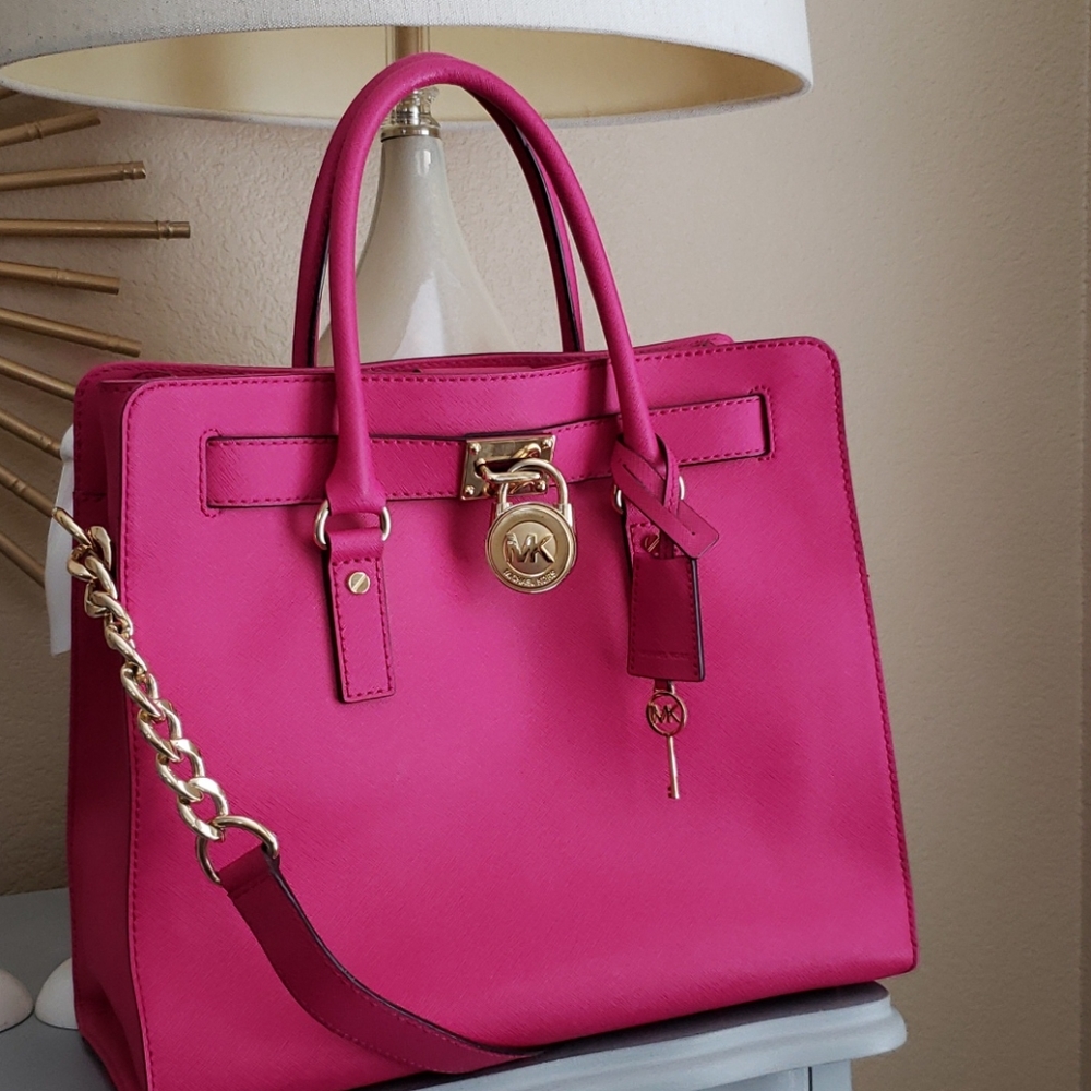 MICHAEL KORS Hamilton tote in Fuchsia like new!
